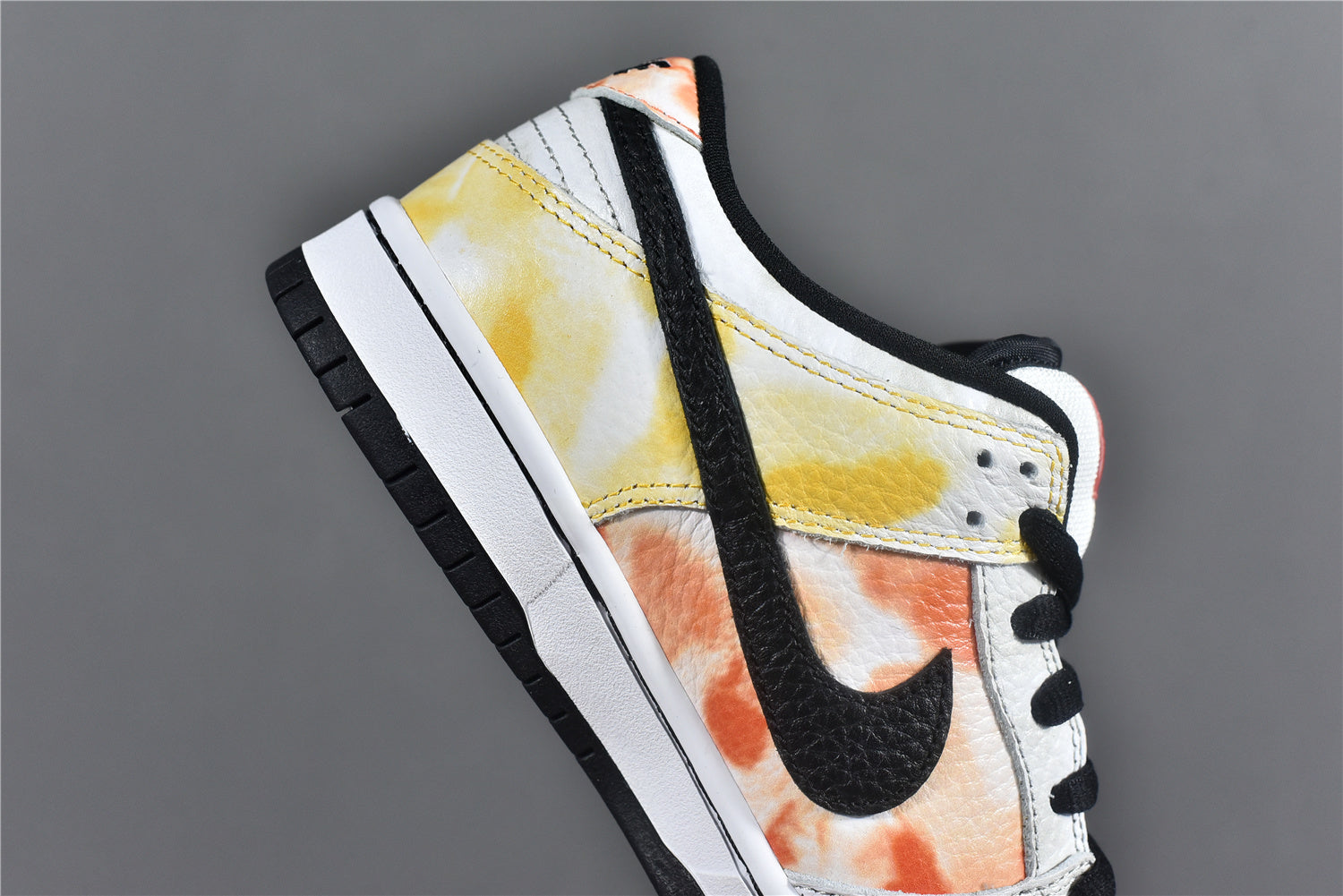 SB Dunk Low Roswell Raygun Tie-Dye White